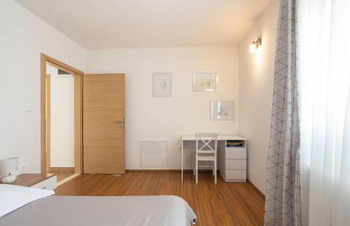 Awesome Home In Tugare With Kitchen - Foto 27