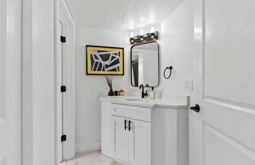 Luxury pool home near the beach! - Foto 27