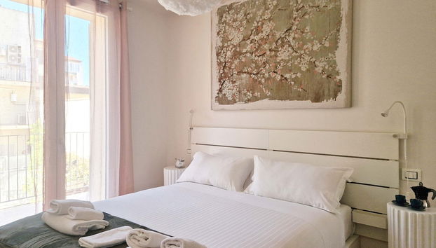 Moderno Bilocale con Terrazzo e Parcheggio - Foto 3, Habitación