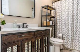 NEW Fully stocked luxury home close to I65 and I72 - Foto 46