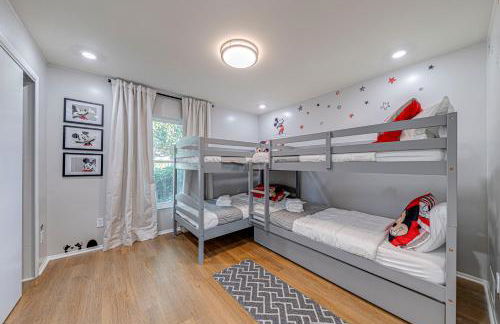 Beautiful home, centrally located to Parks with Pool - Foto 19