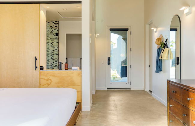 Blackhaus Suites by AvantStay – Modern Comfort in Downtown Palm Springs - Foto 15