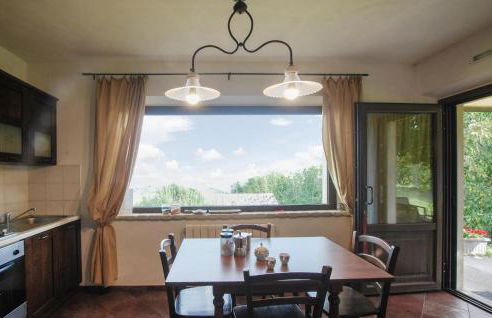 Gorgeous Home In Monterubbiano With Private Swimming Pool, Can Be Inside Or Outside - Foto 15