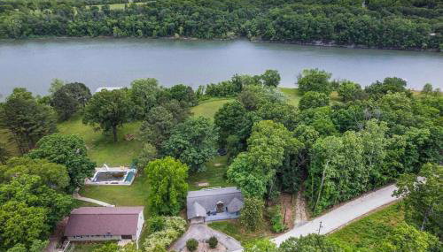 5 BR lakefront home with swim dock bunk room High Speed WiFi - Foto 5