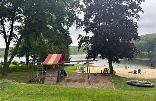 5 min to Lake Chic Cozy Hot Tub - Foto 3