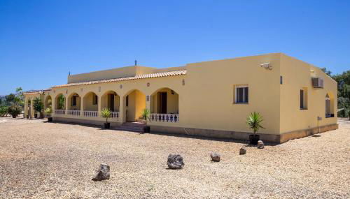 Casa Ana - delightful semi-detached villa with large swimming pool, tennis court and huge gardens plus Free wifi - Foto 5
