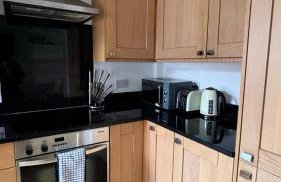 NEW! 2 bedroom Flat, Free Parking, PS5 and Netflix, ideal for professionals, relocators and families 1 minute to the centre and station - Foto 12