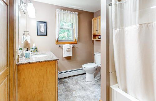 Spectacular Sebec Setting - Foto 14