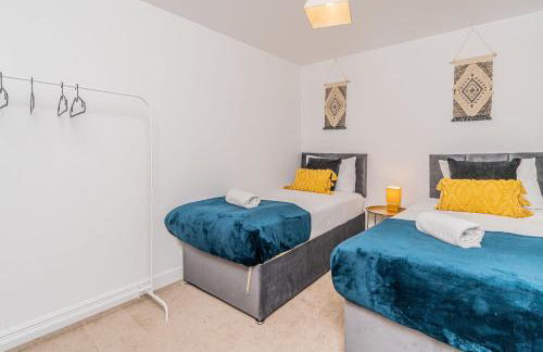 Spacious 5BR House 3 Bathrooms ideal for CONTRACTORS free PARKING - Photo 28