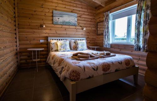 Teal Lodge - Nordic Log Cabin with private hot tub - Foto 4