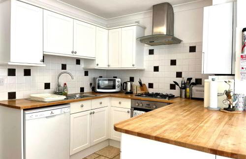 Centrally located "Spring Cottage" Perfect Ventnor Holiday Home - Foto 5