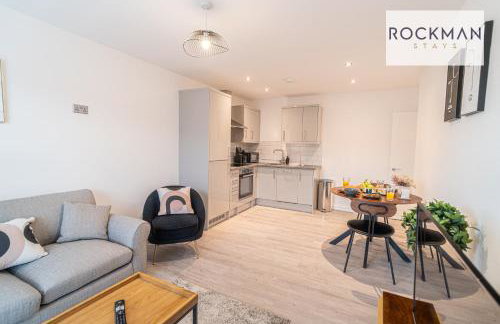 Royal Oak Apartments 3 - Secure Parking - Perfect for Contractors - 2 Bedroom - 2 Bathroom - Fast Wi-fi - Long Term Stays - - Foto 15