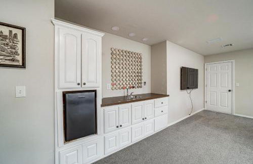 Pet-Friendly Tulsa Escape with Private Hot Tub! - Foto 16