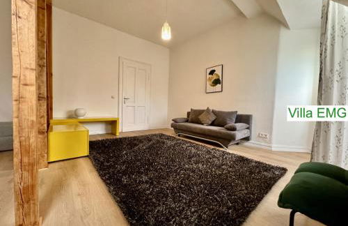 Ferienhaus Villa EMG Velbert nah Düsseldorf Essen Dortmund, Familien Gruppen bis 27 Personen, 3 Küchen, Kaminofen, Terrasse - Photo 45