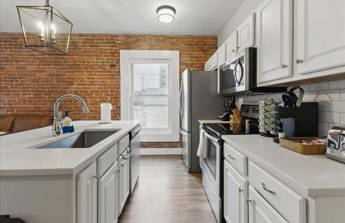 downtown Indy with Fire Pit and Free Parking - Foto 15