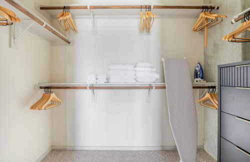 Blueground Downtown Austin pool nr Congress ATX-328 - Foto 13