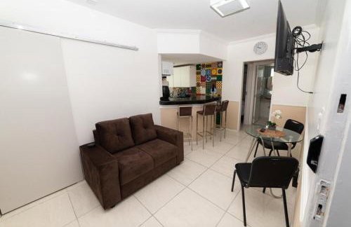 Edf á beira mar de Ponta Verde- Apt com 02 quartos vista lateral mar - melhor localização na Orla de Maceió - Foto 6