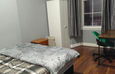 Edinburgh Old Town - Photo 15