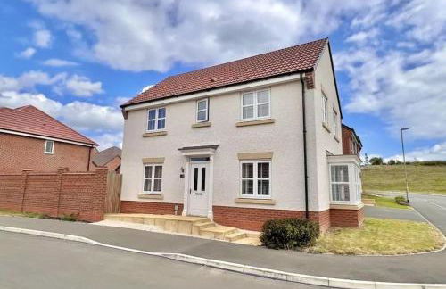 Amaya Seven - Luxury 3 bedroom detached house with garden & driveway - Sleeps 7 - Bottesford, Leicestershire - Foto 2