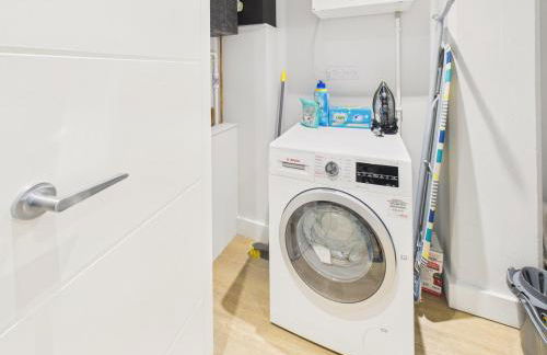 Skydeck at The Liner – Stylish 2-Bed / 2-Bath Top Floor with Panoramic Sea Views - Foto 37