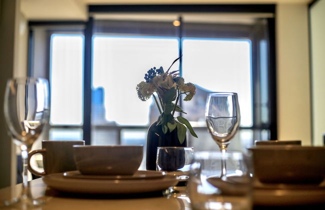 Stunning Newly Furnished 2 Bedrooms Apartment - Foto 1