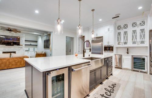 Sprawling Suwanee Home Theater, Pool, Hot Tub! - Foto 9