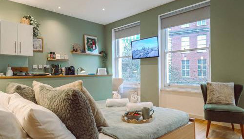 Bright Studio by Kensington Olympia | Fast Wi-Fi - Photo 2