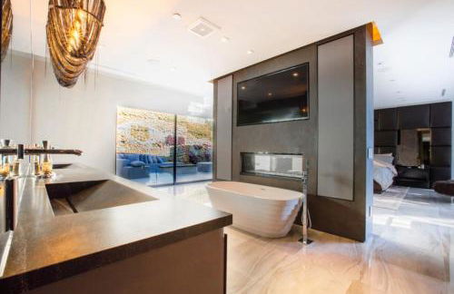 Beverly Hills Luxurious 4BR Villa with Pool and Views - Foto 43