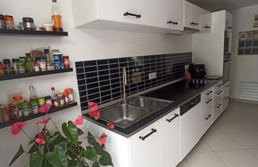 Charmante maison avec piscine chauffée, salle de cinéma et bar - Foto 22