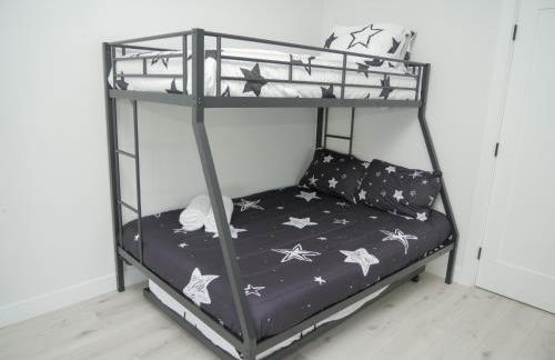 Sleek 7BR Exquisite Estate Resort Pool, Sauna, Spa 6500 SQF - Foto 36