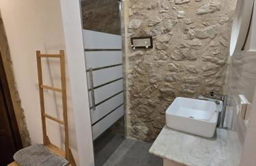 Suite Independiente de 45 m2 con Bañera en Pleno Casco Viejo - Photo 12