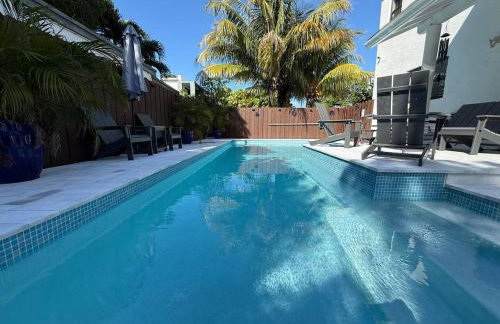 The Miami Grove Oasis - Photo 1
