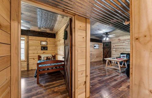 Rustic Barn Retreat w Hot Tub Game Room & FirePit - Photo 29