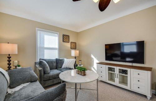 Quaint Cedar Rapids Home, 4 Mi to Downtown! - Photo 1