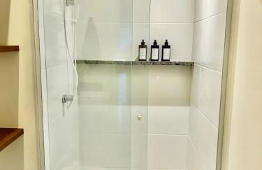 Moema URBAN Heaven - Piscina - Prox Metro - Prox Sh Ibirapuera - Cama Queen - Internet 500mbps - Ar cond - Cozinha completa - Academia - Churrasqueira - Foto 11