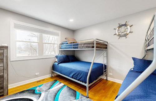 Waterfront Fun! Group Getaway on Lake Marie - Foto 12