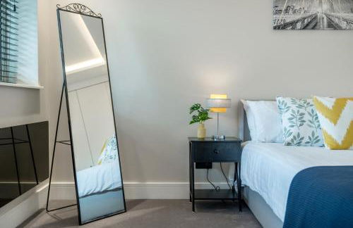 Skyvillion -COZY & AMAZING King 1Bed Apartment in London Cockfosters Mins to Tube - Foto 66