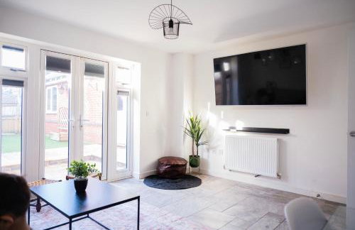 Luxurious 3-Story Townhouse, sleeps up to 10! - Foto 40