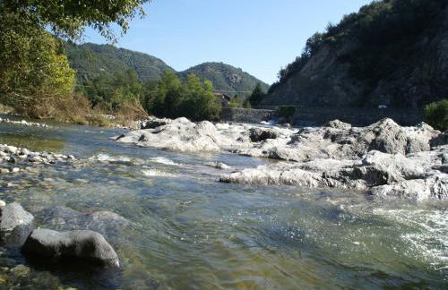 Lovely house with grass garden, shared swimmingpool, next to the river Ardèche - Foto 72