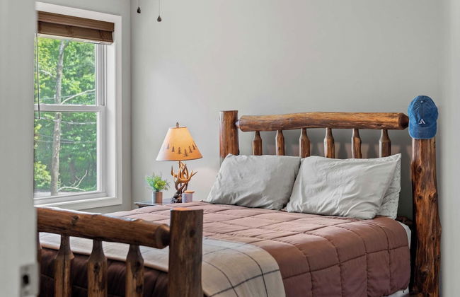 Tavern at the Woods by Avantstay Lakefront Views, Hot Tub, Firepit, Game Room - Foto 34