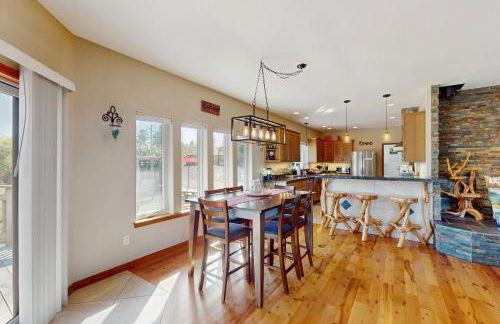 Logan's Landing - Photo 6