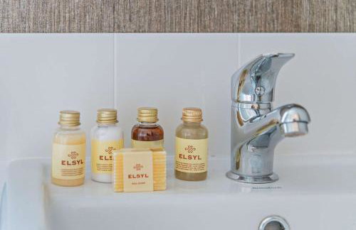 Maple Brook Lodge Sea Breeze Shorefield - Photo 25