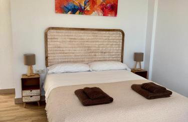 Espectacular Suite Privada a pie de playa y mar en CHALET ROQUETES - Foto 49