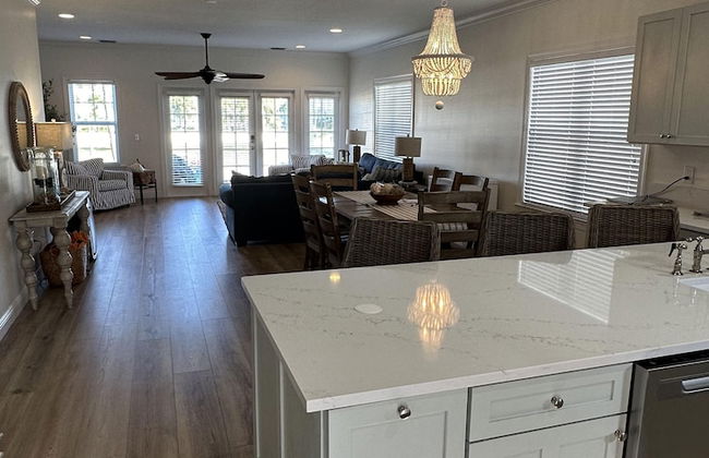 Waterfront Luxury Villa With Sunset Views And Boat Slip 3 Bedroom Townhouse by RedAwning - Foto 24