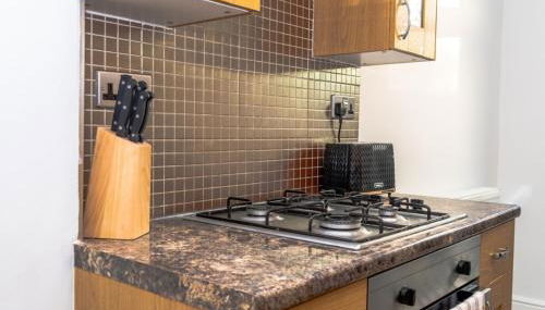 Comfortable 3BR Home, Steps from York Town Centre, Sleeps 6, Free Parking - Foto 5, stove