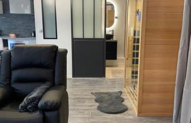 T2 rénové, jaccuzi, sauna, sièges massants, jardin, parking, métro - Foto 5