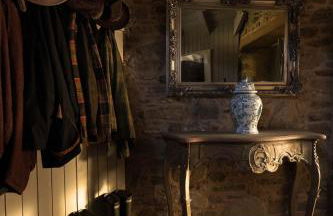 Kipney Farmhouse with hot tub - Photo 6