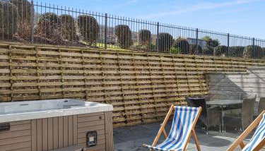 Point View - Award Winning Apartments with Private Hot Tub & Parking - Foto 5, sunbed