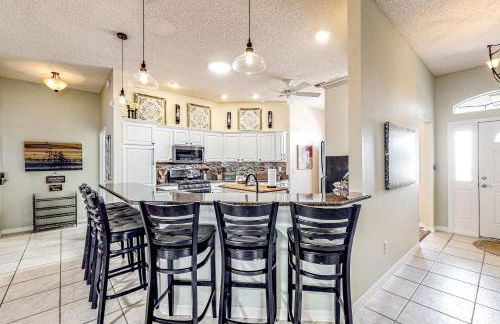 1 Mi to Lake Sumter! Family Retreat with Large Patio - Foto 8