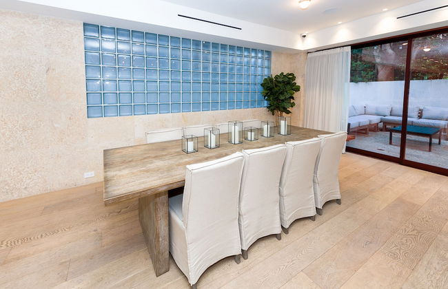 Dream Beverly Hills Mansion W. Pool - Photo 15